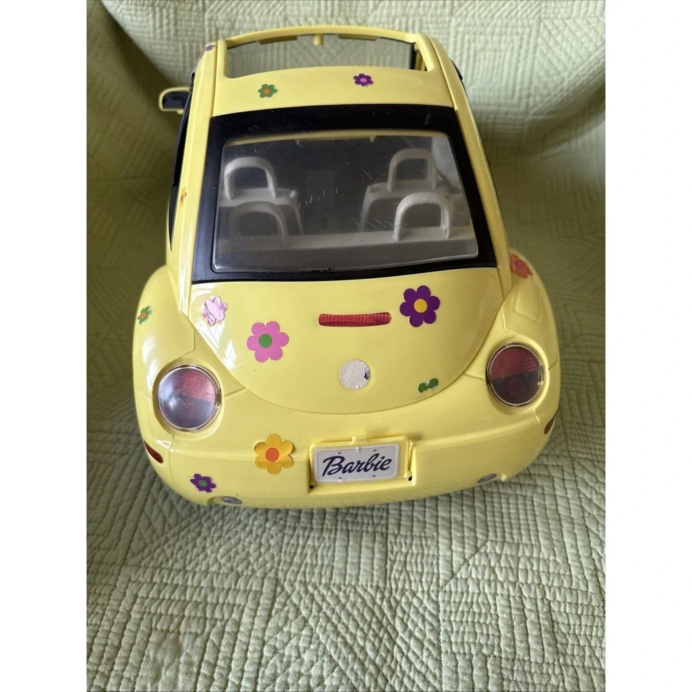 Vintage 2000 Mattel Barbie VW Volkswagen Beetle Yellow Flower Doll Car